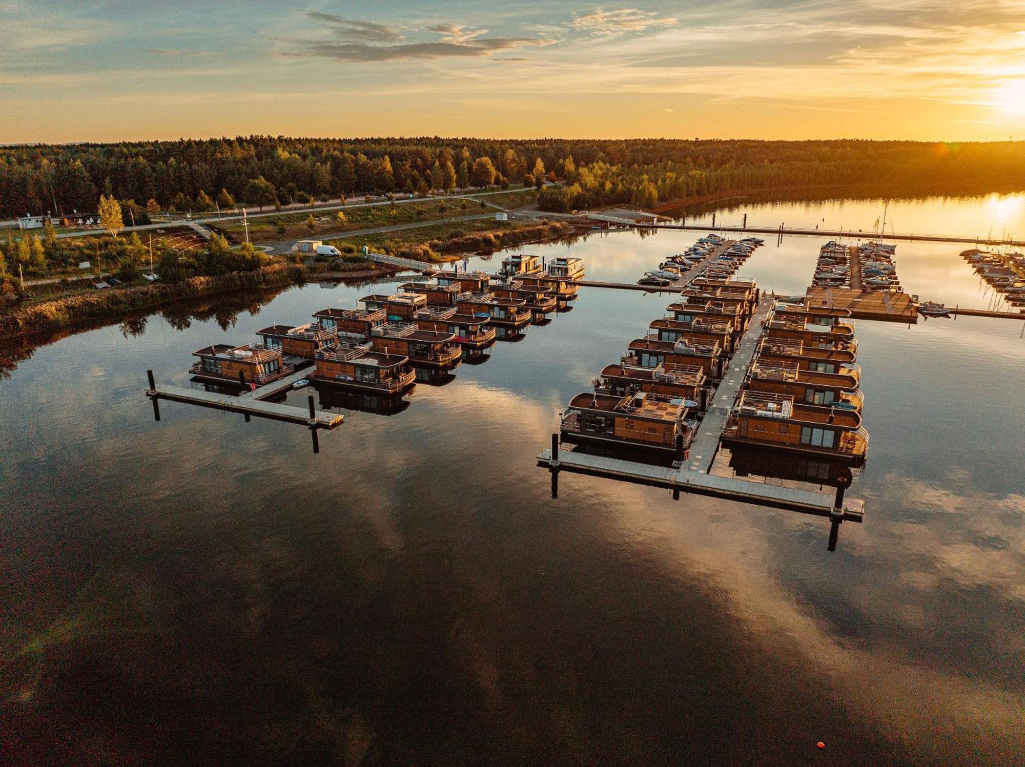 Floatinghouses Baerwalder See Klitten Экстерьер фото